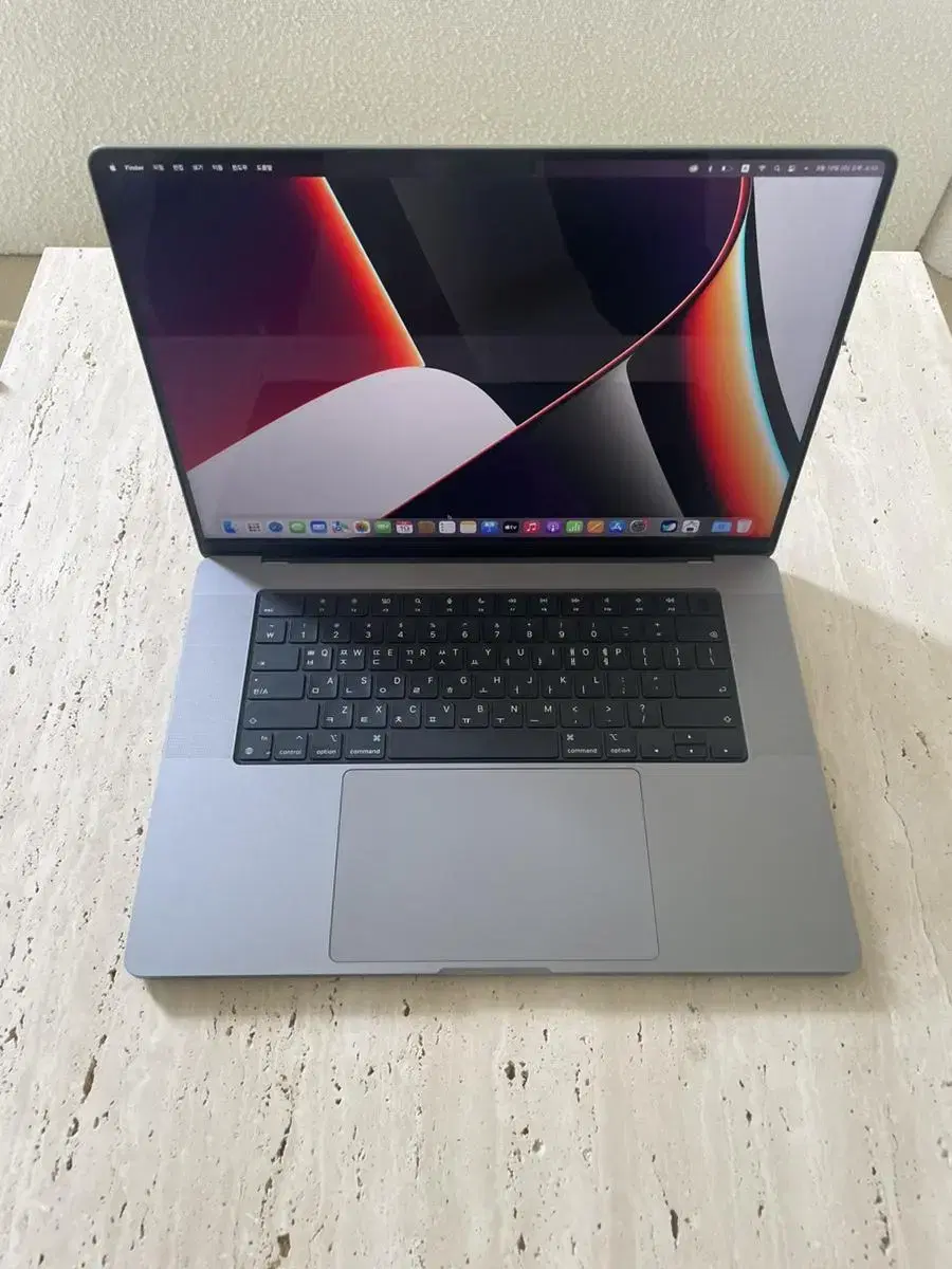 Apple 맥북 프로 M1 16인치 512gb,16gb 새제품급